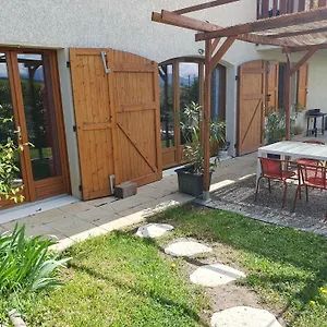 Appartement Spacieux Et T3 Entre Campagne Et Montagne, Jarrie